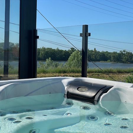 Jacuzzi Et Vue Sur Loire - Maison D'Hotes L'Odyssee La Chapelle-sur-Loire Extérieur photo